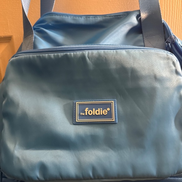 Foldie Travel Bag - Picture 2 of 5